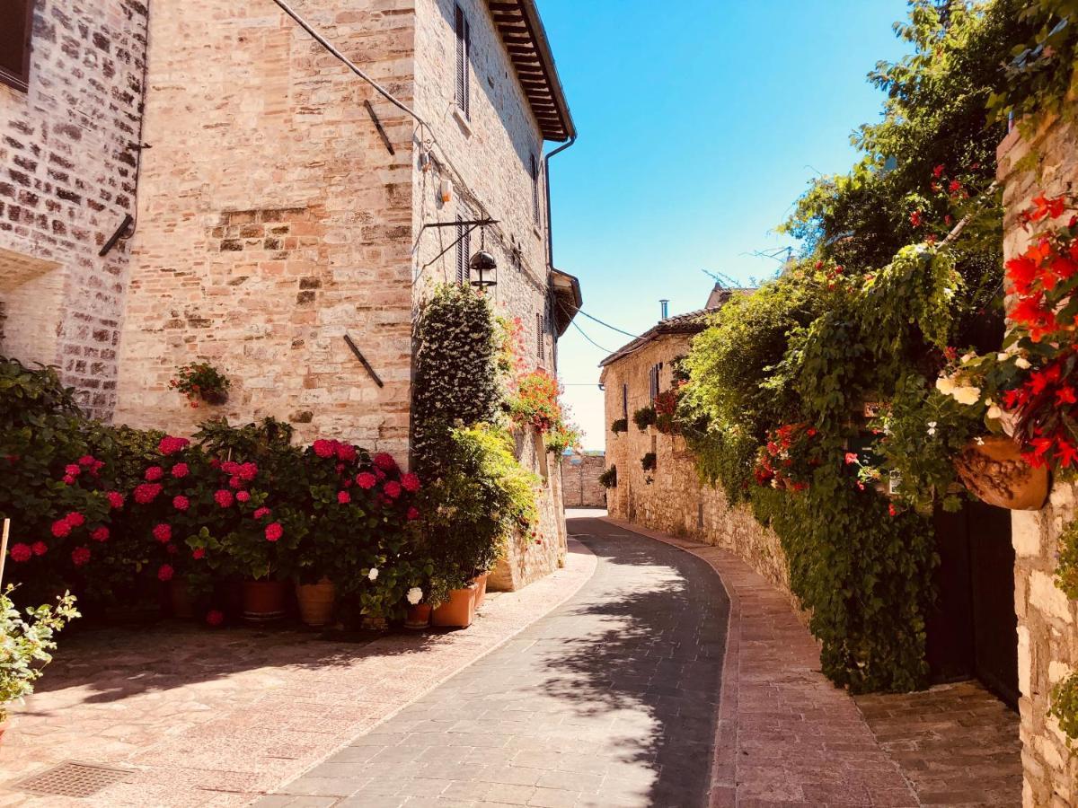 Residenza Vicolo Bovi Assisi Apartment ภายนอก รูปภาพ